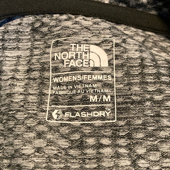 The North Face Motivation Quarter Zip - Picture 5 of 6